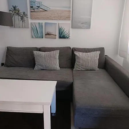 Emilio De La Cerda Huelin Apartment *